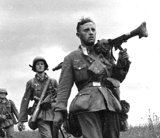 Почему немцы брали Брестскую крепость одной пехотой? Хитрый план Гудериана 22 июня 1941-го (2019)