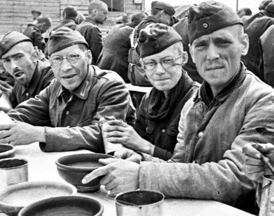 Почему немцы жили в советском плену как в санатории? "Они ржали над русскими конвоирами". Улика из прошлого (2020)