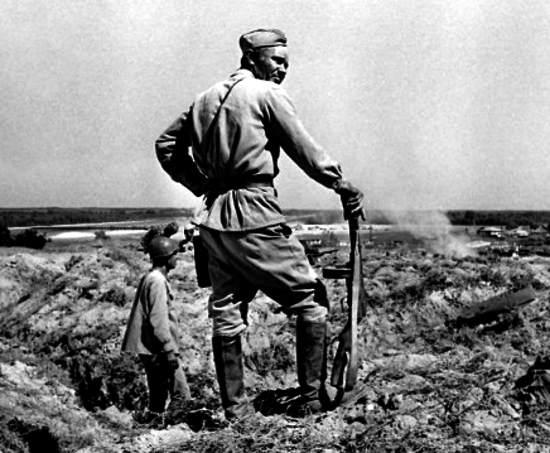 Почему советские военные посмотрев военные фильмы Озерова и Бондарчука, оставались недовольны и выходили из зала в полном молчании? (2020)