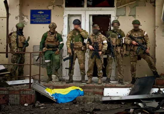 ПОПАСНАЯ НАША! 24-я бригада ВСУ разгромлена и отошла с города. Последние сводки 7 мая (15 видео)