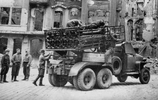 Последний зaлп «KATЮШ» в Бepлинe. Бой после Победы: "недобитки" решили еще повоевать! (2022)