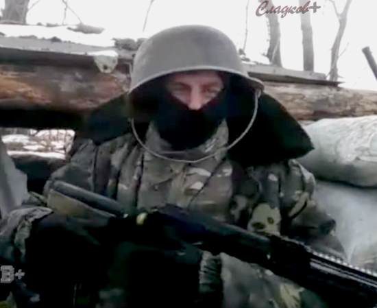 Позиции донецких ополченцев атаковали украинские военные в кастрюлях. Они вели себя странно - как будто играли в страйкбол (2020)
