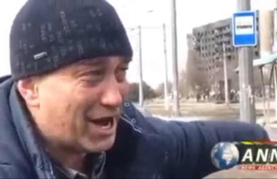 Преступления "Азова" в Мариуполе: "Они расстреливали колонны мирных! Украинский танк выстрелил в подвал. Вылетели аж с подвала! (2022)