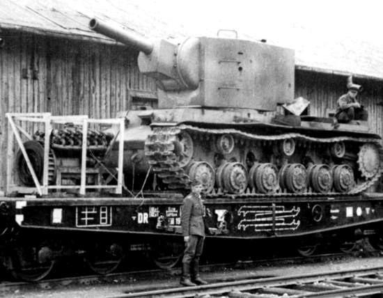 Провалившиеся эвакуации крупнейших советских танковых заводов в 1941. Станки отправляли на склады до конца войны (Алексей Исаев, 2020)