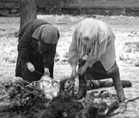 Самое трагичное место блокадного Ленинграда. Мимо него каждый день проходят тысячи людей (2019)