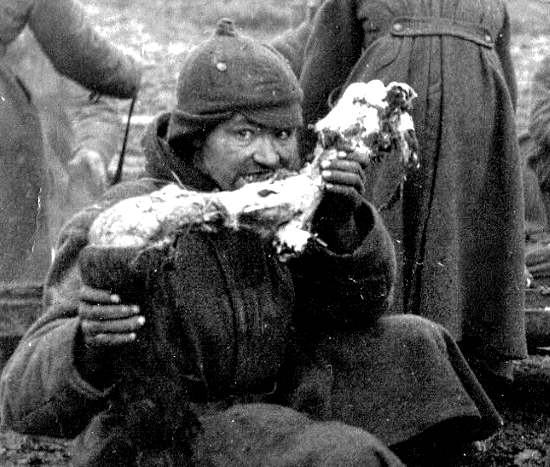 Слово-пароль пленных красноармейцев из Средней Азии, которым они обозначали жертву для обеда. Лагерь под Дубно в 1941 (2021)