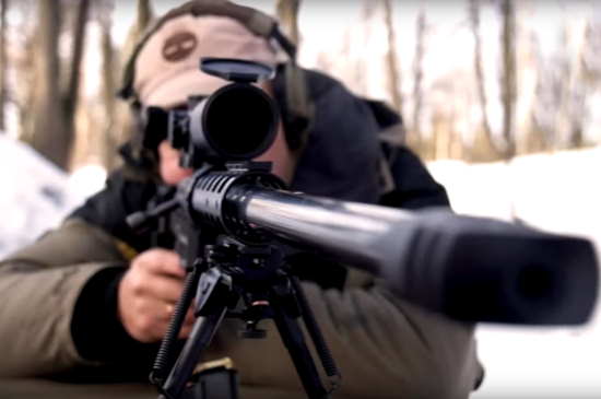 Снайпер №1 в России показывает свое мастерство на снайперской винтовке Т-5000. Из чего стреляют в ФСБ и армии России? (2021)