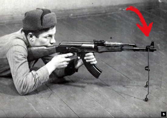 Советская армия могла быть поголовно вооружена АК с сошками. Почему они так СИЛЬНО понравились военным? (2021)