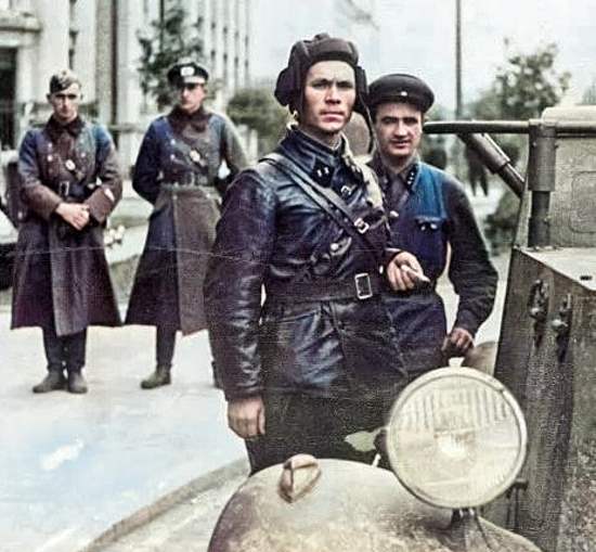Совместный парад РККА и Вермахта в 1939 оказался подделкой. Как могут врать десятки фотографий? Отвечает эксперт-историк (2020)