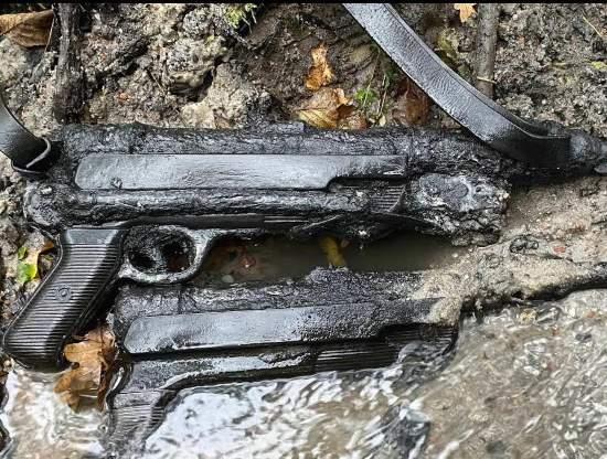 Спустились к речушке и нашли два немецких автомата. Поиск в Калининградской области (2020)
