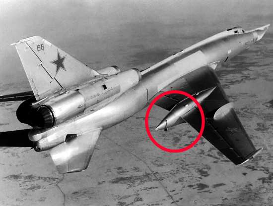 Сверхзвуковой бомбардировщик Ту-22. Главные проблемные места самолета, за которые его прозвали "Людоедом" (2021)