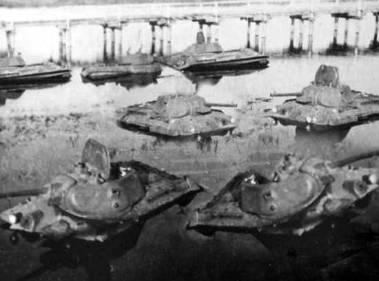 Танкист утопил 11 новых танков Т-34 в 1942 году. Как его наказал товарищ Сталин? (2021)