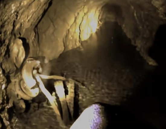 Тысячи ящиков ЗАБИТЫХ ДОВЕРХУ золотом Гитлера! Все знают где они лежат, но залезть туда очень сложно (2021)