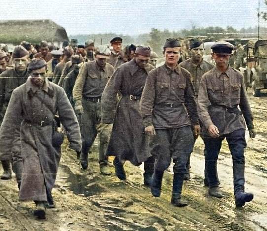 У приказа №227 "Ни шагу назад!" были конкретные адресаты: всё побросавшие наглые "отступленцы" и плохо обученное пополнение (2019)