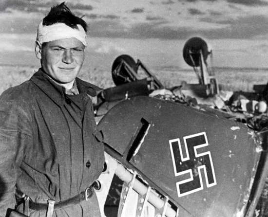 Успехи советских лётчиков 22 июня 1941 года. Историк авиации рассказывает ранее неизвестные ГЕРОИЧЕСКИЕ эпизоды (2021)