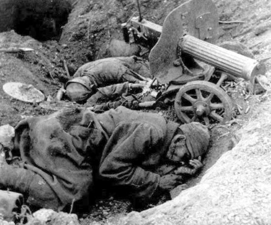 В 1941 году нас пришли убивать. Но почему сейчас СССР пытаются выставить страной-агрессором, а советских воинов-освободителей – оккупантами? (2020)