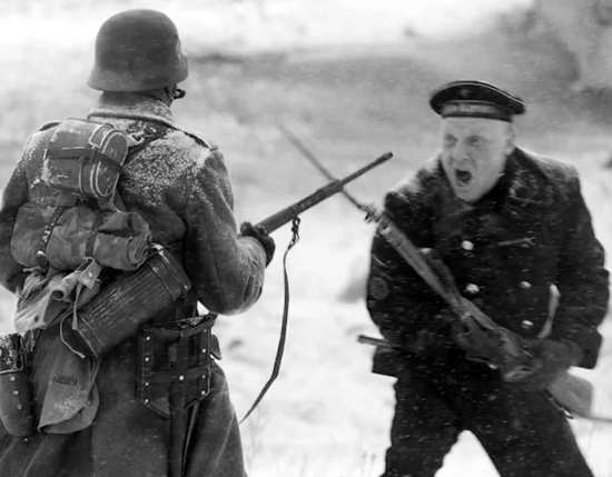 Ветеран вспоминает о рукопашной схватке моряков с немцами: "Огромный немец несся на меня предвкушая легкую победу" (2021)