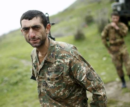 Война в Карабахе может закончиться через 1-2 дня. Азербайджанская армия рвется перекрыть Лачинский коридор (2020)