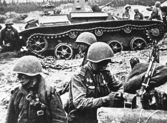 Воронежский капкан. Почему немцы пол года ШТУРМОВАЛИ почти пустой город? (2022)