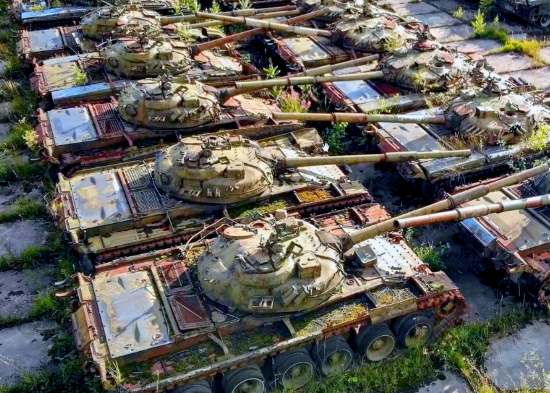 Вот такая судьба советских танков Т-80БВ: с завода сразу в отстойник на 30 лет. Что с ними делают сейчас? (2021)