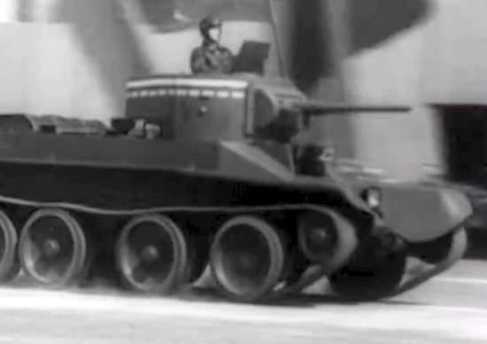 Забытый парад 1 мая 1936 года на Красной площади. Советские танкисты лихачат рядом с трибунами иностранных военных атташе (2020)