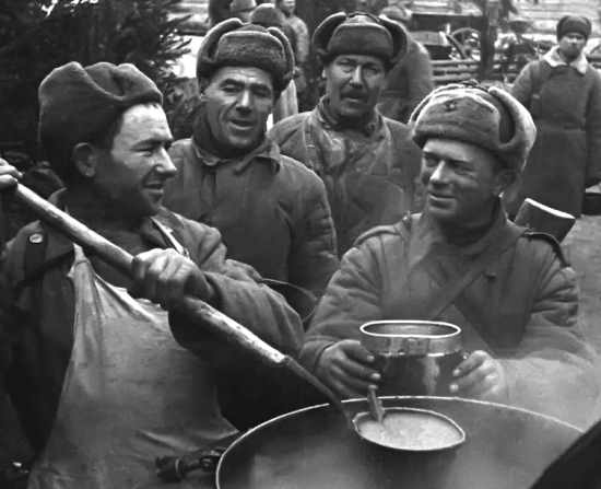 Зачем ЦРУ выкрало у СССР и ЗАСЕКРЕТИЛО рецепт советского армейского борща? (2021)