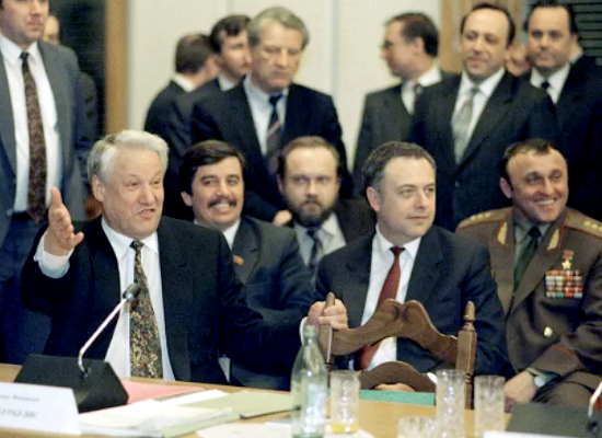 "Задавить «Ельцинскую банду» проблем никаких не составляло". Евгений Спицын рубит правду с плеча (2021)