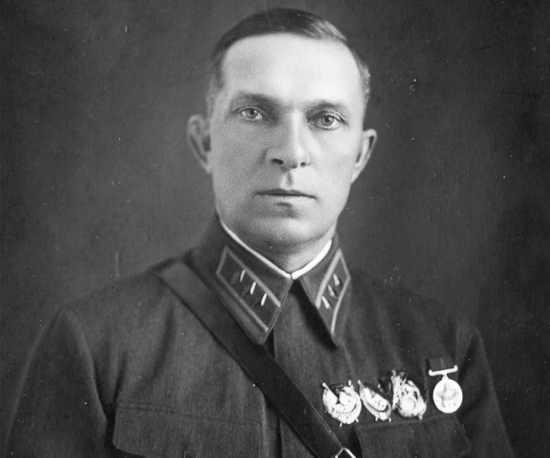 Загадка попавшего в немецкий плен генерала Лукина. По всем статьям ему грозил расстрел, но внезапно за генерала вступился сам Сталин! (2022)