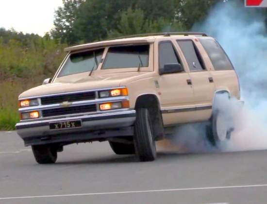 Злой тест-драйв бронированного сверхтяжелого джипа Chevrolet Tahoe "ARMET ESCORT". Стрельба из бойниц (715 TEAM, 2020)