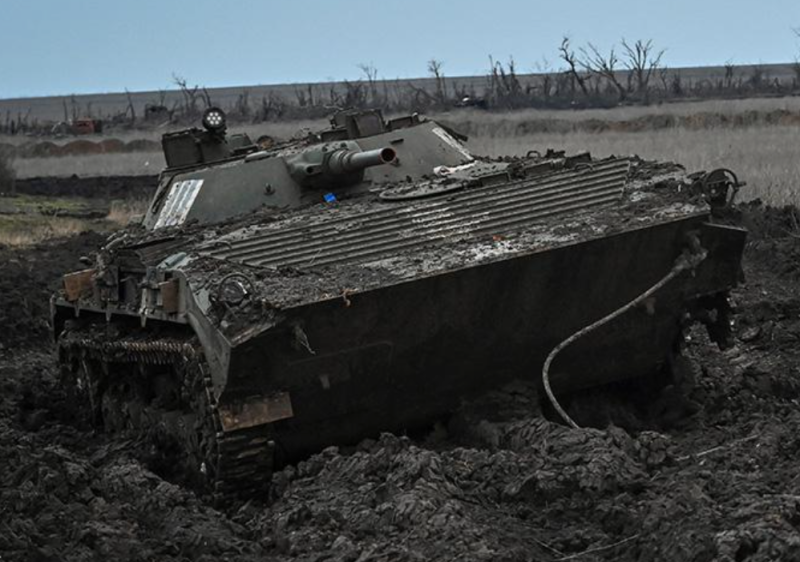 28.02.2024 Война на Украине. Фронт ожил в районе Гуляй Поля, наши бойцы дерзким броском выбили врага с нескольких позиций. Ожесточенные бои на окраинах н.п. Бердычи, Орловка и Тоненькое. (12 видео)