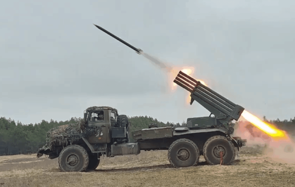 02.08.2024 Украина. Битва за Волчанск: ВС РФ стянули силы для мощного наступления и прорыва обороны в районе девятиэтажек. Взяты основные укрепления ВСУ на Покровском направлении. (16 видео)