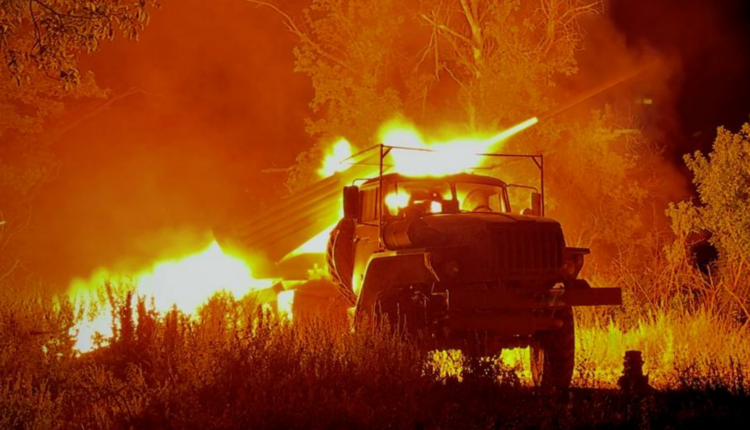 02.08.2024 Украина. Российские войска освободили село Тимофеевка и прорываются к Ивановке. Зачистка боевиков в Красногоровке. Сводка с Покровского, Торецкого, Кураховского направления. (13 видео)