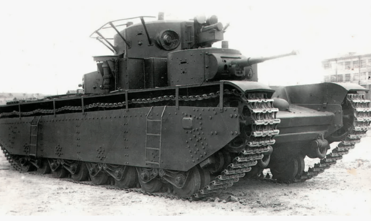 Т-35 рассматривался как танк поддержки пехоты. Т-35 рассматривался как танк поддержки пехоты.