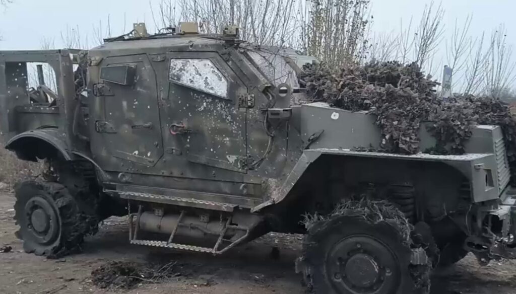 03.12.2024 Покровское направление: трасса Покровск - Курахово физически перерезана, враг отступает в сторону Даченского. (15 видео)