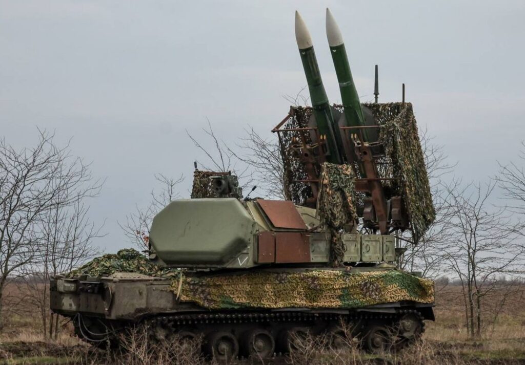 04.02.2025. Прорыв у Зелёного Поля: как российские подразделения прорывают оборону ВСУ под Покровском и Мирноградом. Сводка о боевых действиях на Украине. (14 видео)