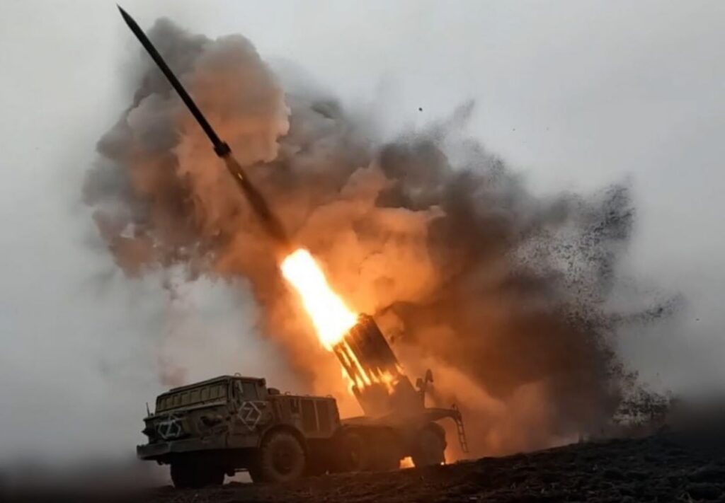 05.02.2025 На Покровском участке активные бои, российские силы продвигаются, прорвав оборону противника, происходит перегруппировка и усиление логистики. Украина - карта боевых действий. (14 видео)